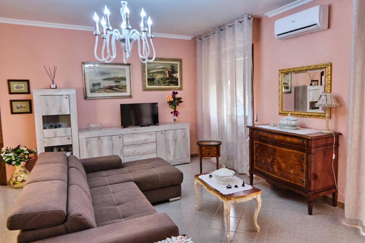 Casa Marina Villa Доноратико Екстериор снимка